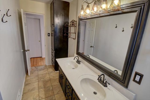 1100 Chama Street NE, Albuquerque, NM 87110