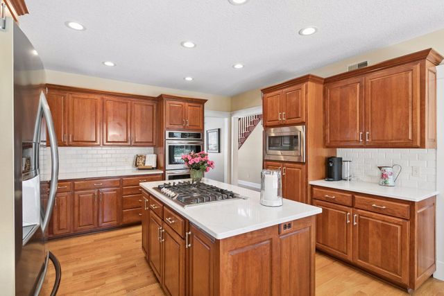 5371 W Bald Eagle Boulevard, White Bear Twp, MN 55110