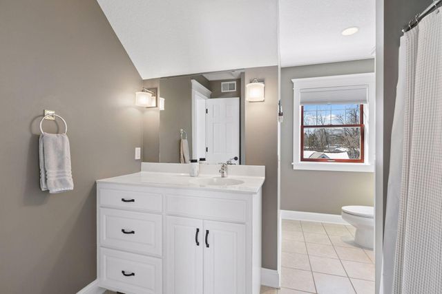 5371 W Bald Eagle Boulevard, White Bear Twp, MN 55110