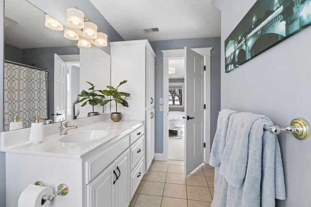 5371 W Bald Eagle Boulevard, White Bear Twp, MN 55110