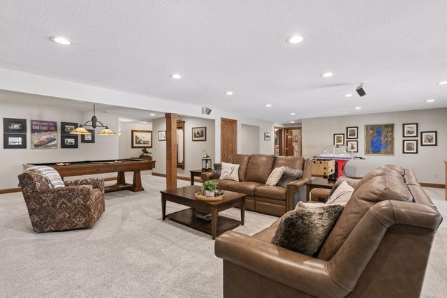 5371 W Bald Eagle Boulevard, White Bear Twp, MN 55110