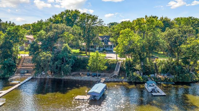 5371 W Bald Eagle Boulevard, White Bear Twp, MN 55110