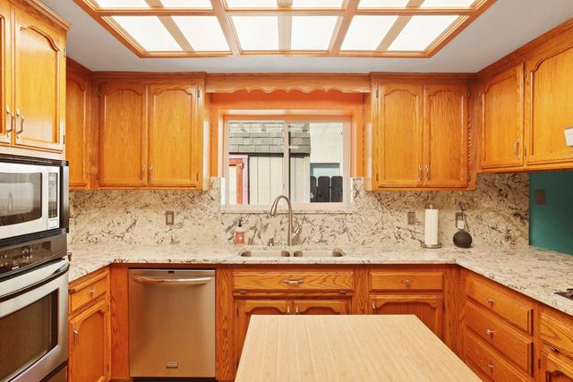 1601 Stanley Dr, Ripon, CA 95366