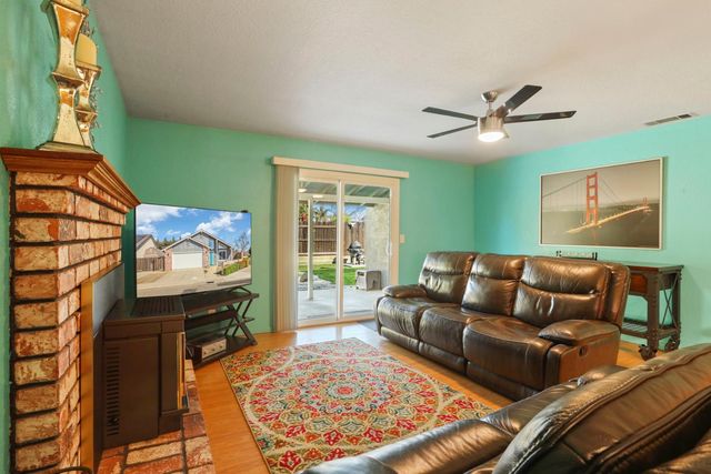 1601 Stanley Dr, Ripon, CA 95366