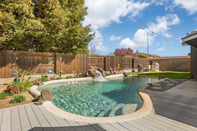 1601 Stanley Dr, Ripon, CA 95366