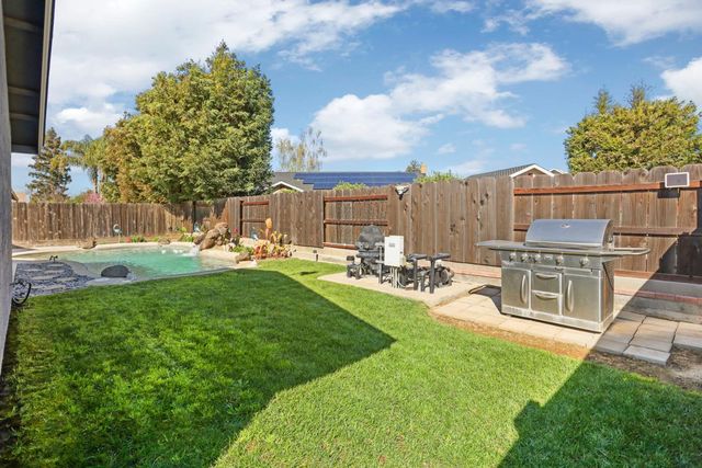 1601 Stanley Dr, Ripon, CA 95366