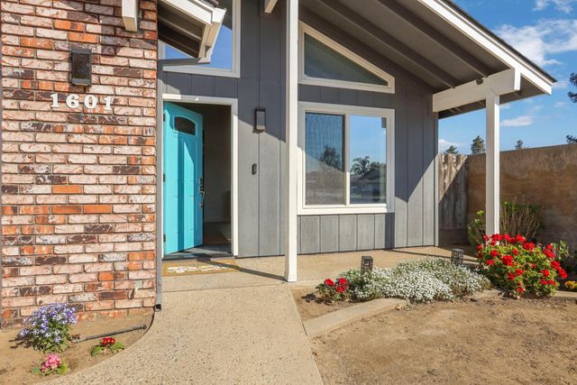 1601 Stanley Dr, Ripon, CA 95366