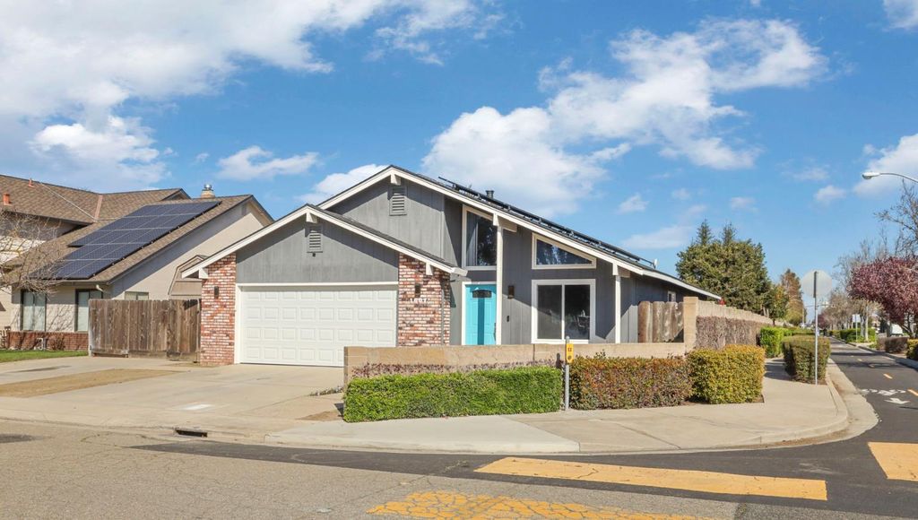 1601 Stanley Dr, Ripon, CA 95366