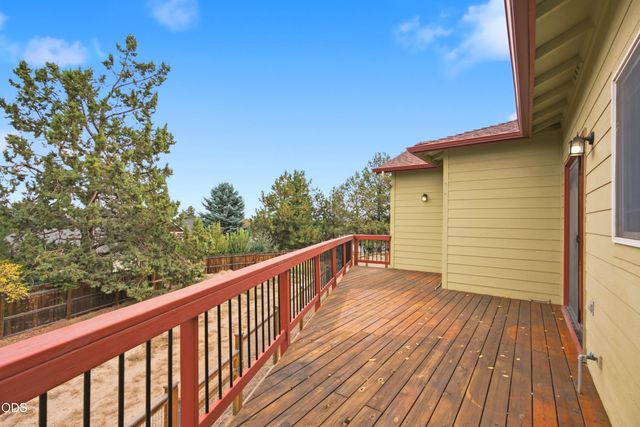 2504 SW 32nd Street, Redmond, OR 97756