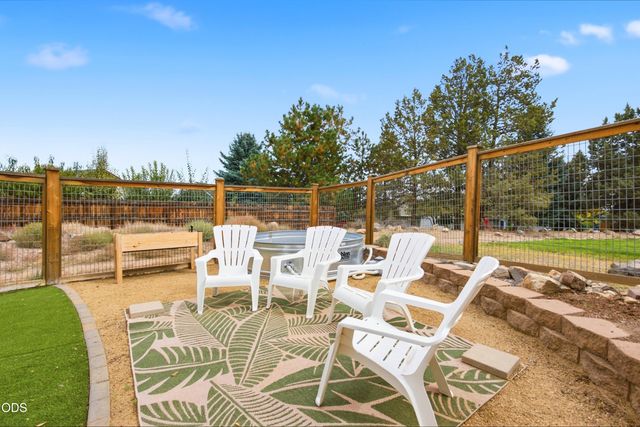 2504 SW 32nd Street, Redmond, OR 97756