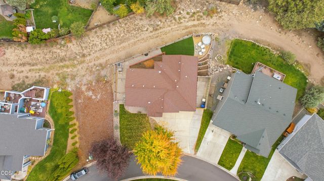 2504 SW 32nd Street, Redmond, OR 97756
