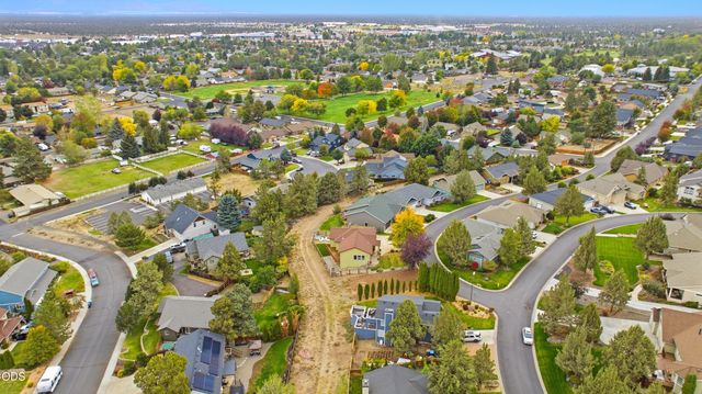 2504 SW 32nd Street, Redmond, OR 97756