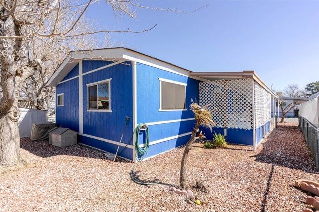 2330 E Avenue J8 121, Lancaster, CA 93535