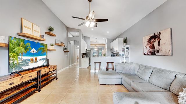 7373 Via Leonardo, Lake Worth, FL 33467