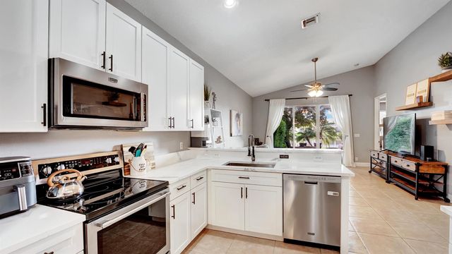 7373 Via Leonardo, Lake Worth, FL 33467