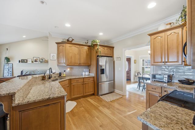 1045 Scenic Garden, Lawrenceburg, KY 40342