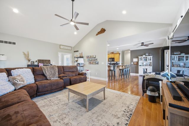 1045 Scenic Garden, Lawrenceburg, KY 40342