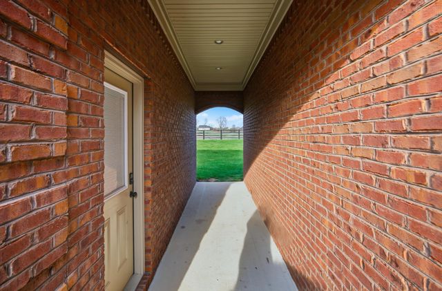 1045 Scenic Garden, Lawrenceburg, KY 40342