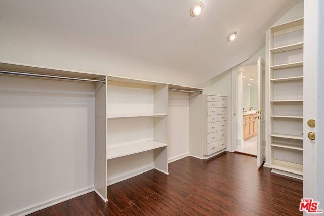 713 FOOTHILL Road, Beverly Hills, CA 90210