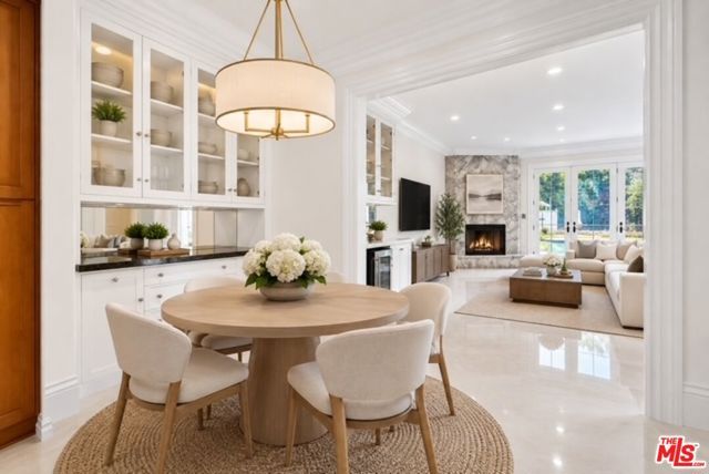 713 FOOTHILL Road, Beverly Hills, CA 90210