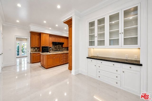 713 FOOTHILL Road, Beverly Hills, CA 90210