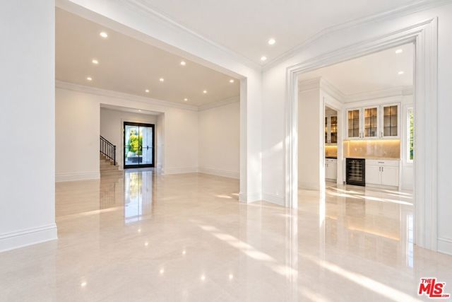 713 FOOTHILL Road, Beverly Hills, CA 90210