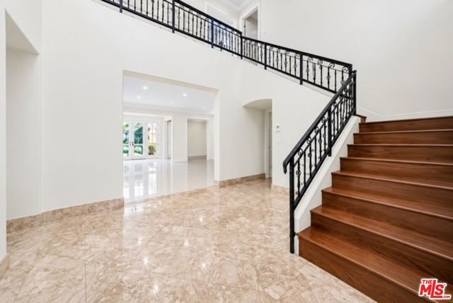 713 FOOTHILL Road, Beverly Hills, CA 90210