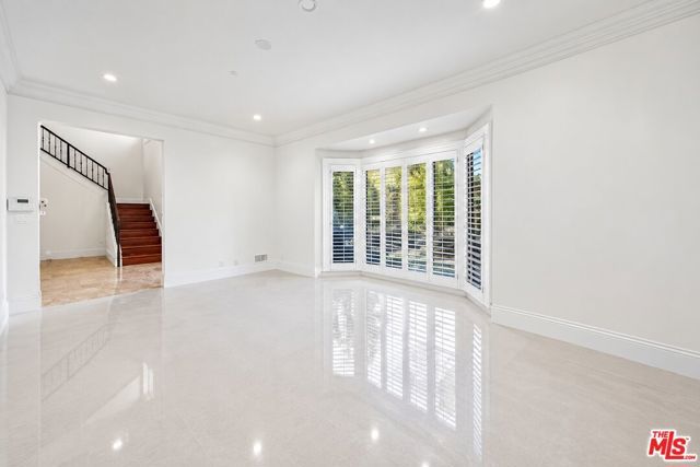 713 FOOTHILL Road, Beverly Hills, CA 90210