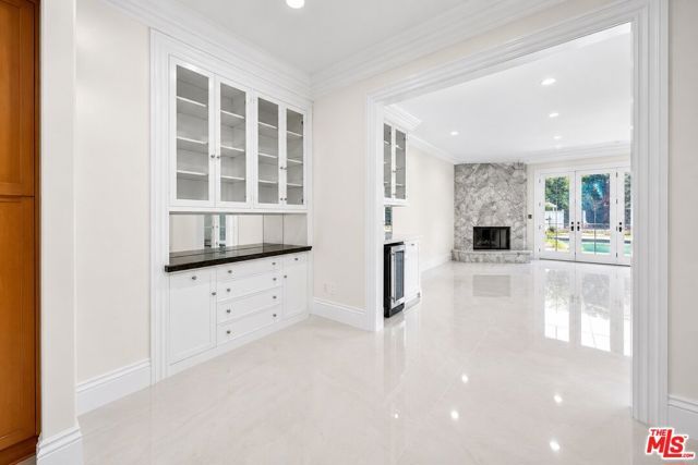 713 FOOTHILL Road, Beverly Hills, CA 90210