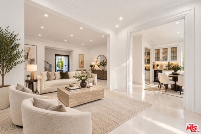 713 FOOTHILL Road, Beverly Hills, CA 90210