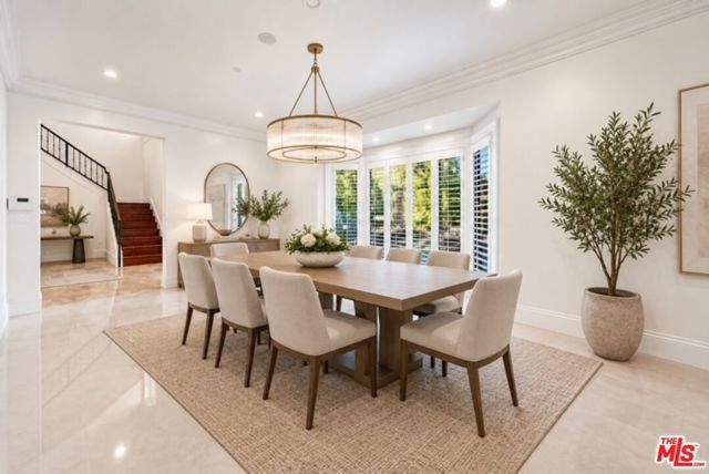 713 FOOTHILL Road, Beverly Hills, CA 90210