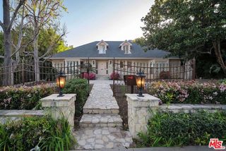 713 FOOTHILL Road, Beverly Hills, CA 90210