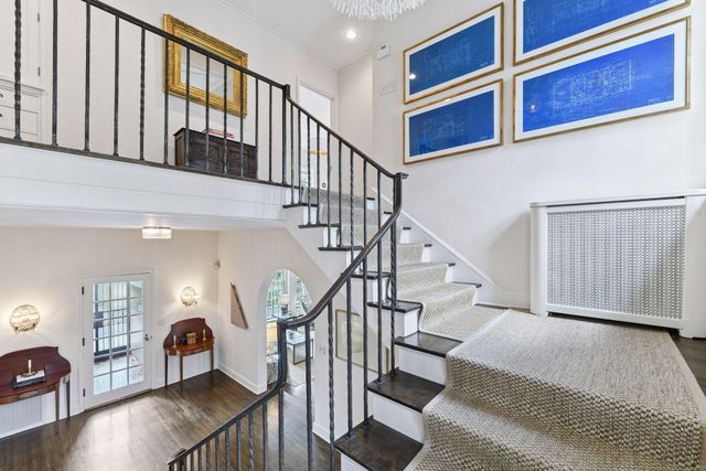 2308 W Lake Of The Isles Parkway, Minneapolis, MN 55405