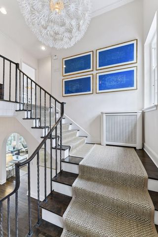 2308 W Lake Of The Isles Parkway, Minneapolis, MN 55405