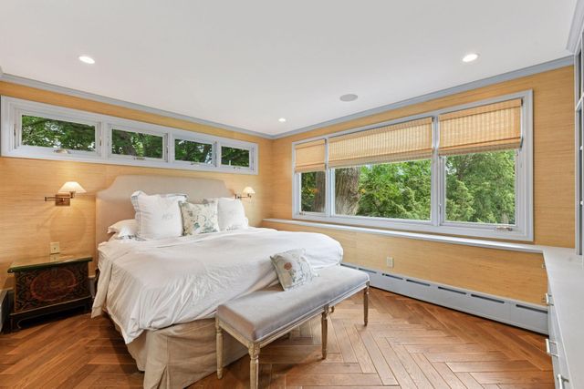 2308 W Lake Of The Isles Parkway, Minneapolis, MN 55405