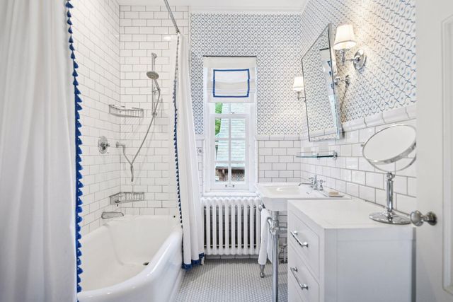 2308 W Lake Of The Isles Parkway, Minneapolis, MN 55405