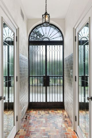 2308 W Lake Of The Isles Parkway, Minneapolis, MN 55405