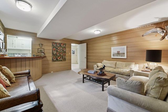 2308 W Lake Of The Isles Parkway, Minneapolis, MN 55405