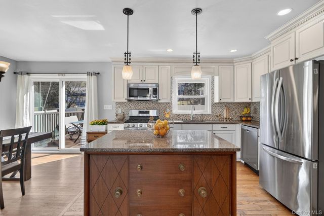 82 Taxter Road, Irvington, NY 10533