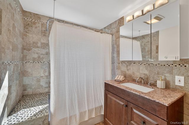 82 Taxter Road, Irvington, NY 10533