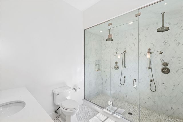 123 Abrahams Path, East Hampton, NY 11937