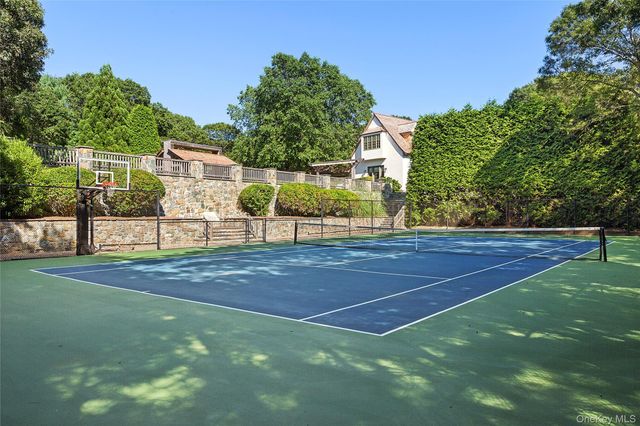 123 Abrahams Path, East Hampton, NY 11937