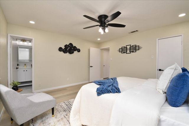 5524 King Drive, The Colony, TX 75056