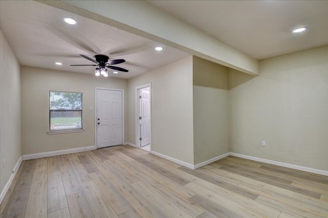 5524 King Drive, The Colony, TX 75056