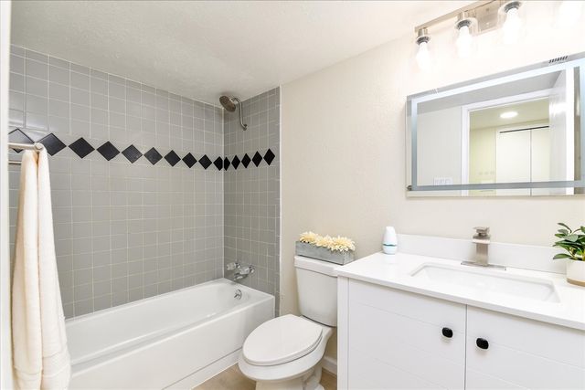 5524 King Drive, The Colony, TX 75056
