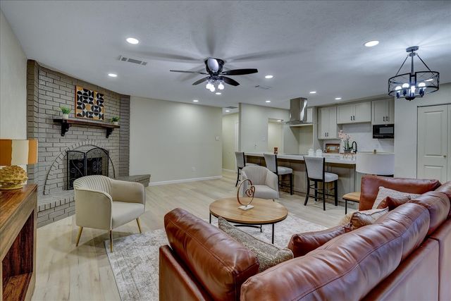 5524 King Drive, The Colony, TX 75056