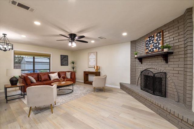 5524 King Drive, The Colony, TX 75056