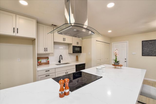 5524 King Drive, The Colony, TX 75056