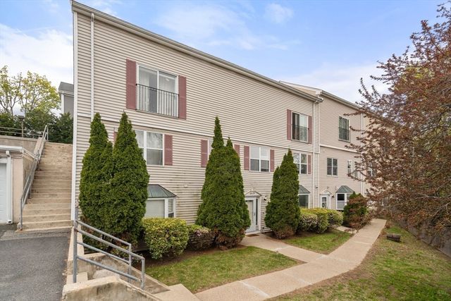 110 Coolidge Hill Rd 2, Watertown, MA 02472