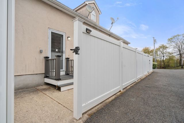 110 Coolidge Hill Rd 2, Watertown, MA 02472